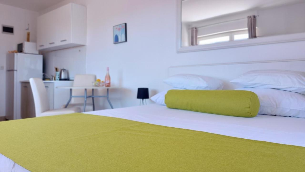 Sea Side Apartments Водице Экстерьер фото