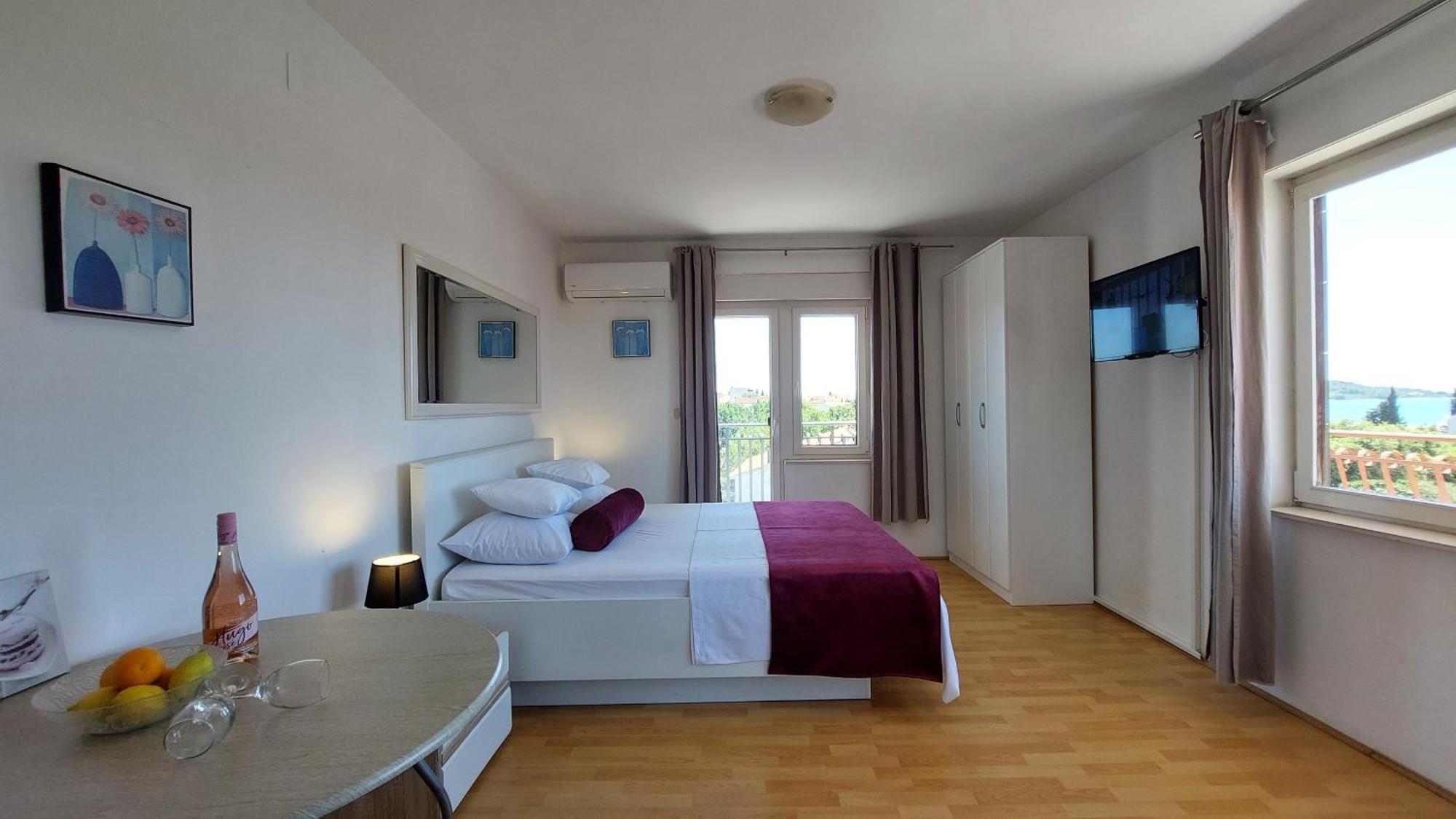 Sea Side Apartments Водице Экстерьер фото