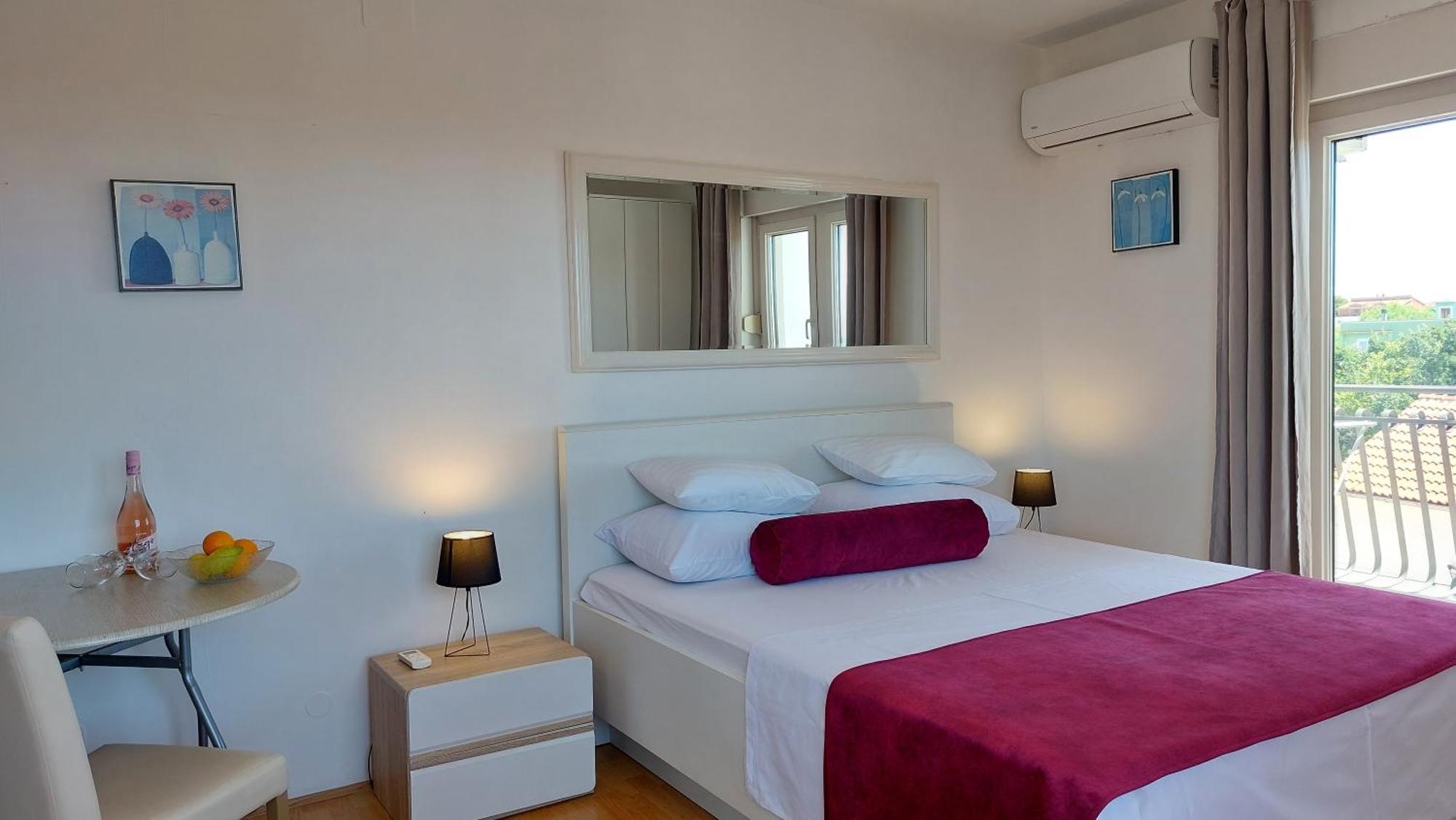 Sea Side Apartments Водице Экстерьер фото
