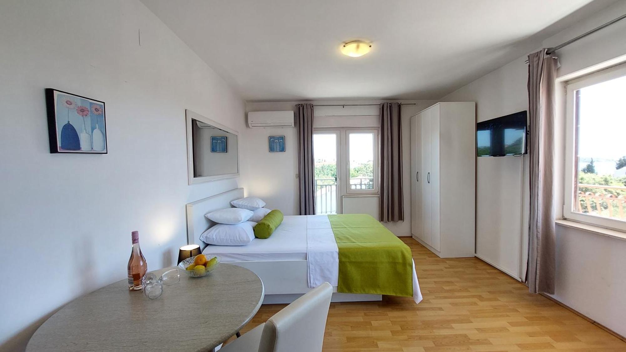 Sea Side Apartments Водице Экстерьер фото