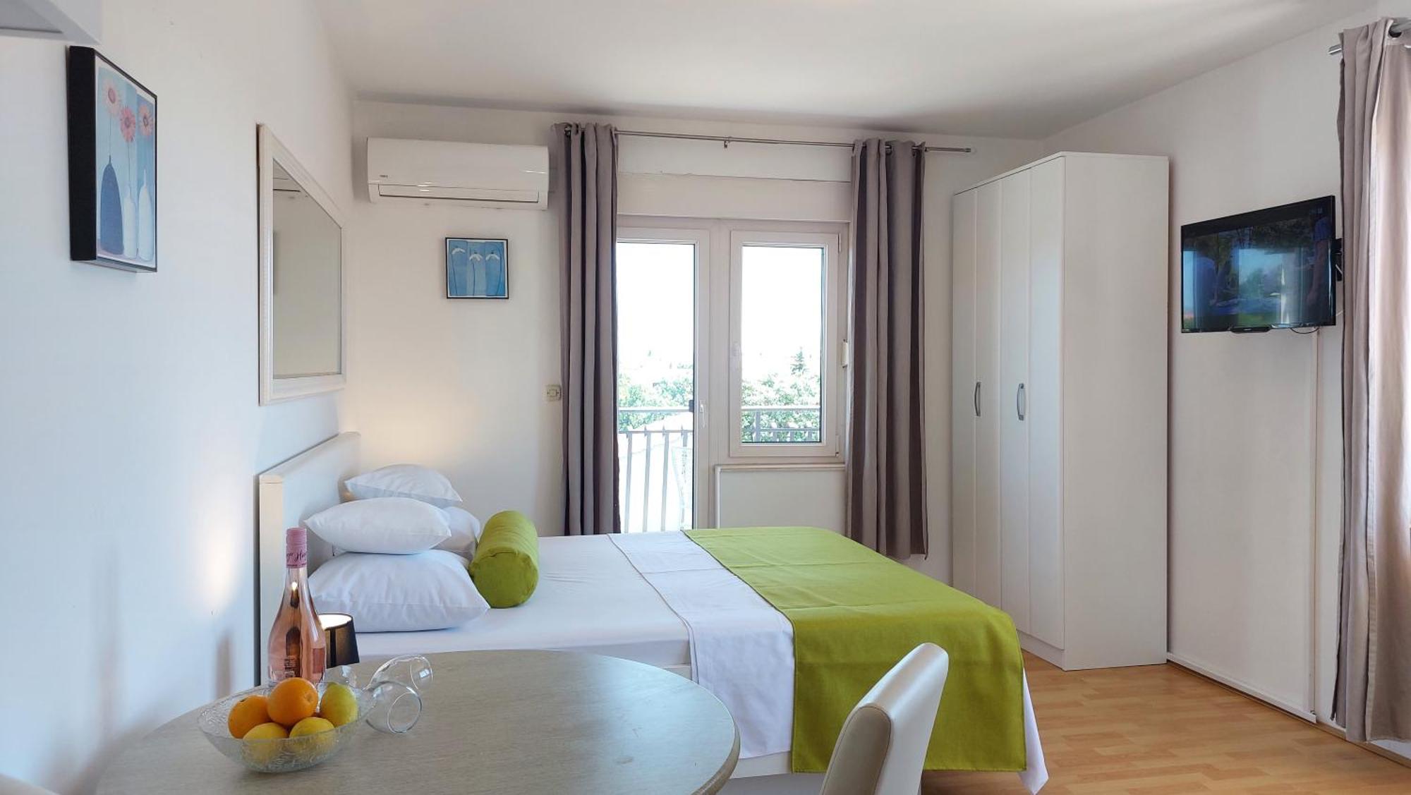 Sea Side Apartments Водице Экстерьер фото