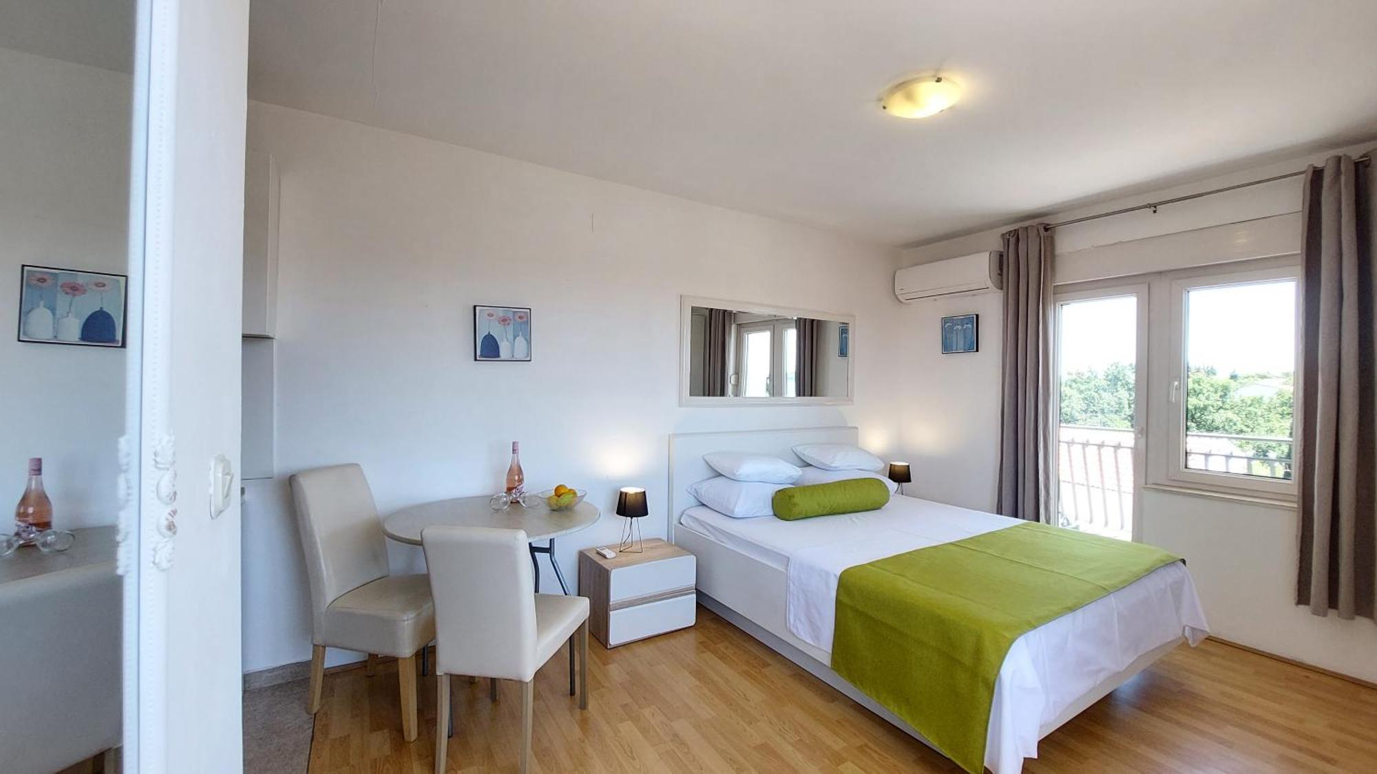 Sea Side Apartments Водице Экстерьер фото